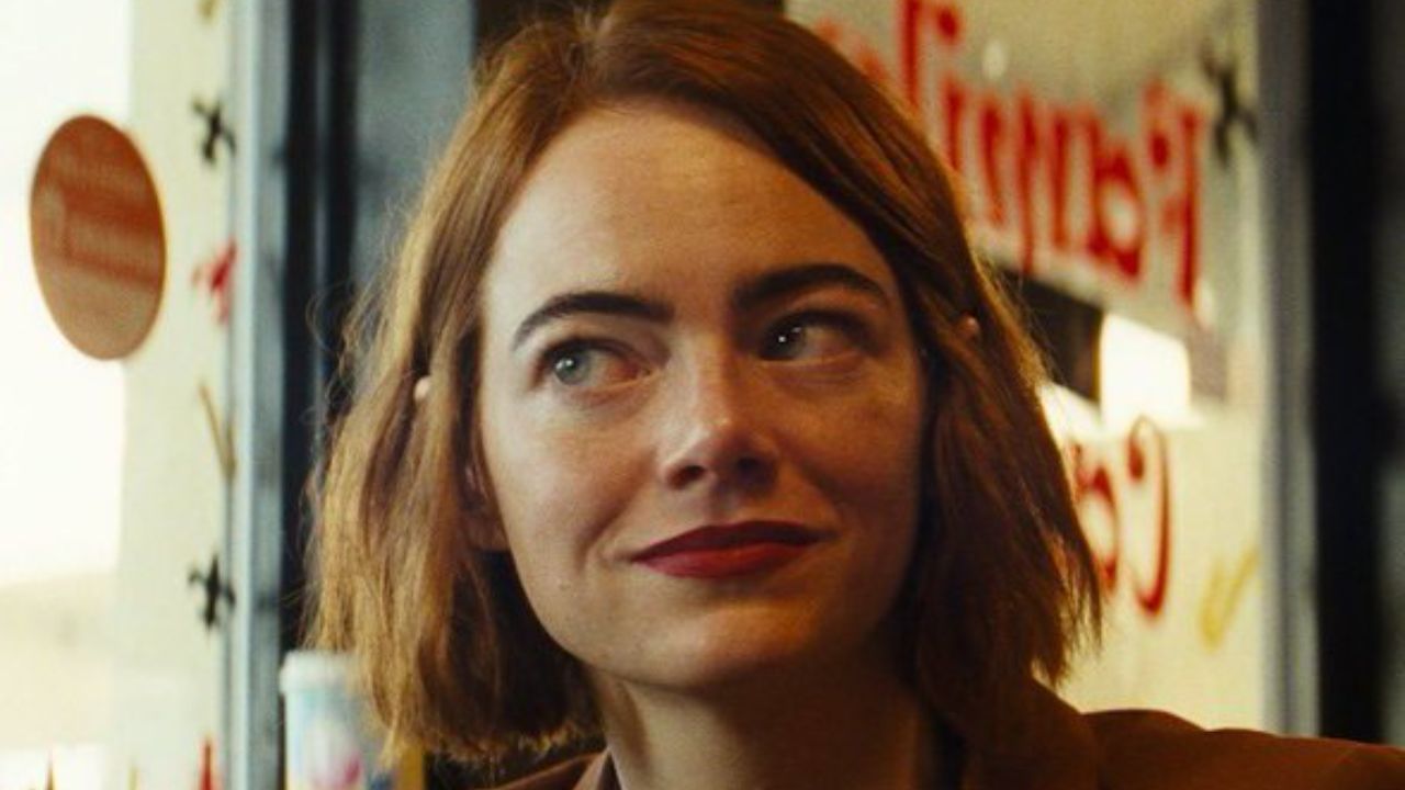 Emma Stone rocked a wig at 62nd NYFF event.