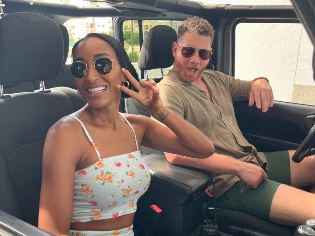 Stephen Richardson and Monica from Love Is Blind in a jeep.