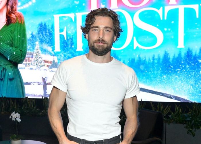 Dustin Milligan looks shredded during his 2024's movie promotion.