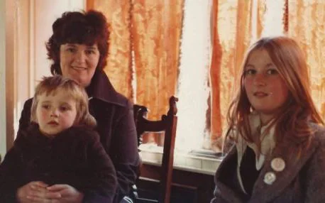 Fiona Phillips with her mum and brother