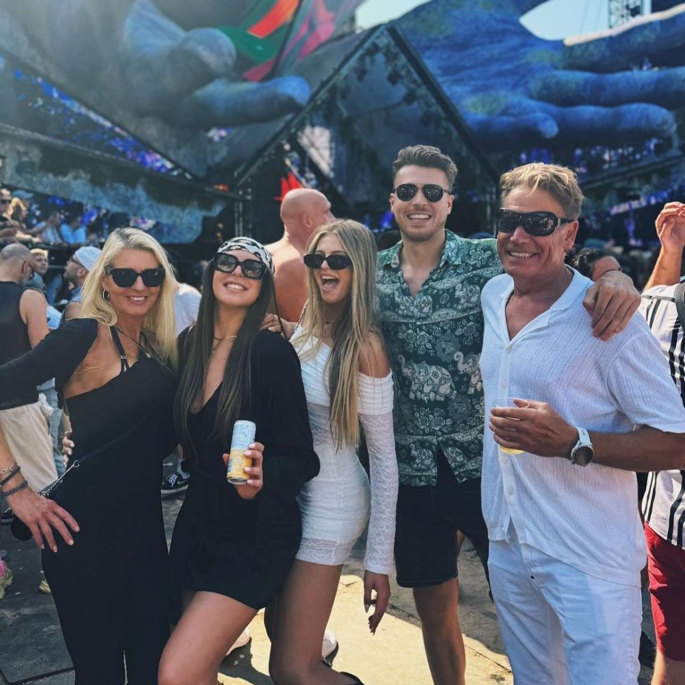 Jutta Leerdam with her parents and siblings