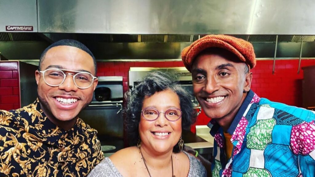 Kwame Onwuachi with his mom and Marcus Samuelsson.